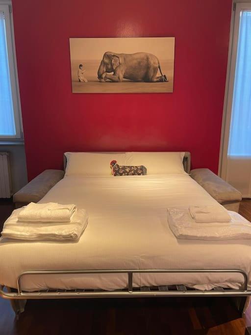 Cozy Flat Mins Walk To Navigli And Metro Porta Genova Appartement Milaan Buitenkant foto
