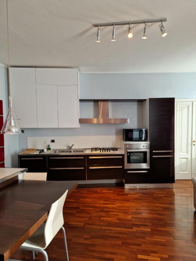 Cozy Flat Mins Walk To Navigli And Metro Porta Genova Appartement Milaan Buitenkant foto