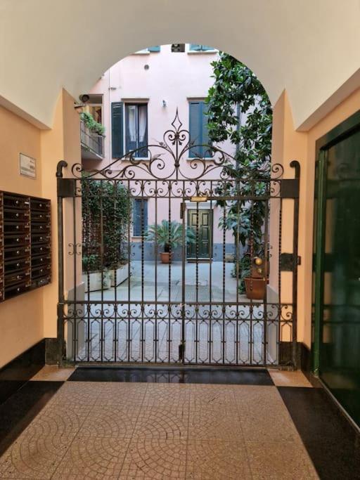 Cozy Flat Mins Walk To Navigli And Metro Porta Genova Appartement Milaan Buitenkant foto