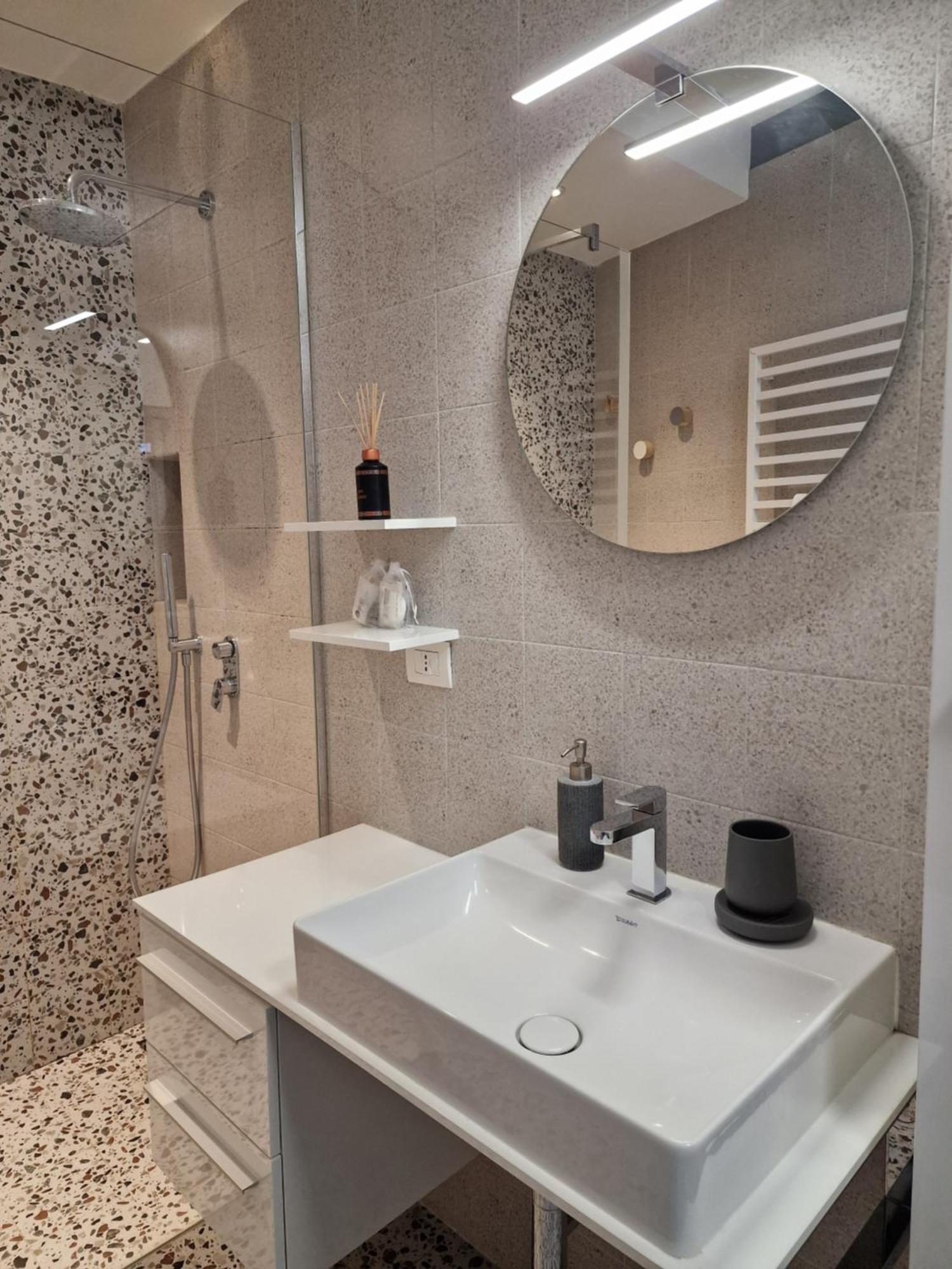 Cozy Flat Mins Walk To Navigli And Metro Porta Genova Appartement Milaan Buitenkant foto